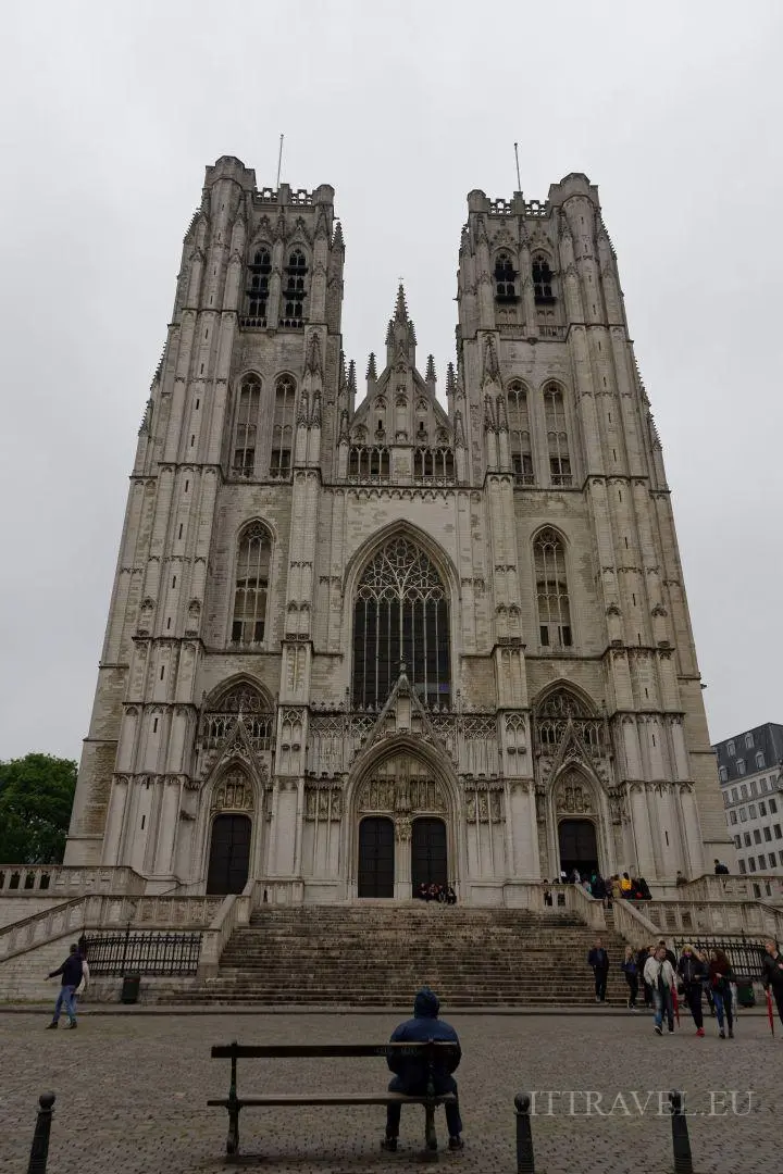 Cathedral of St. Michael and St. Gudula - front
