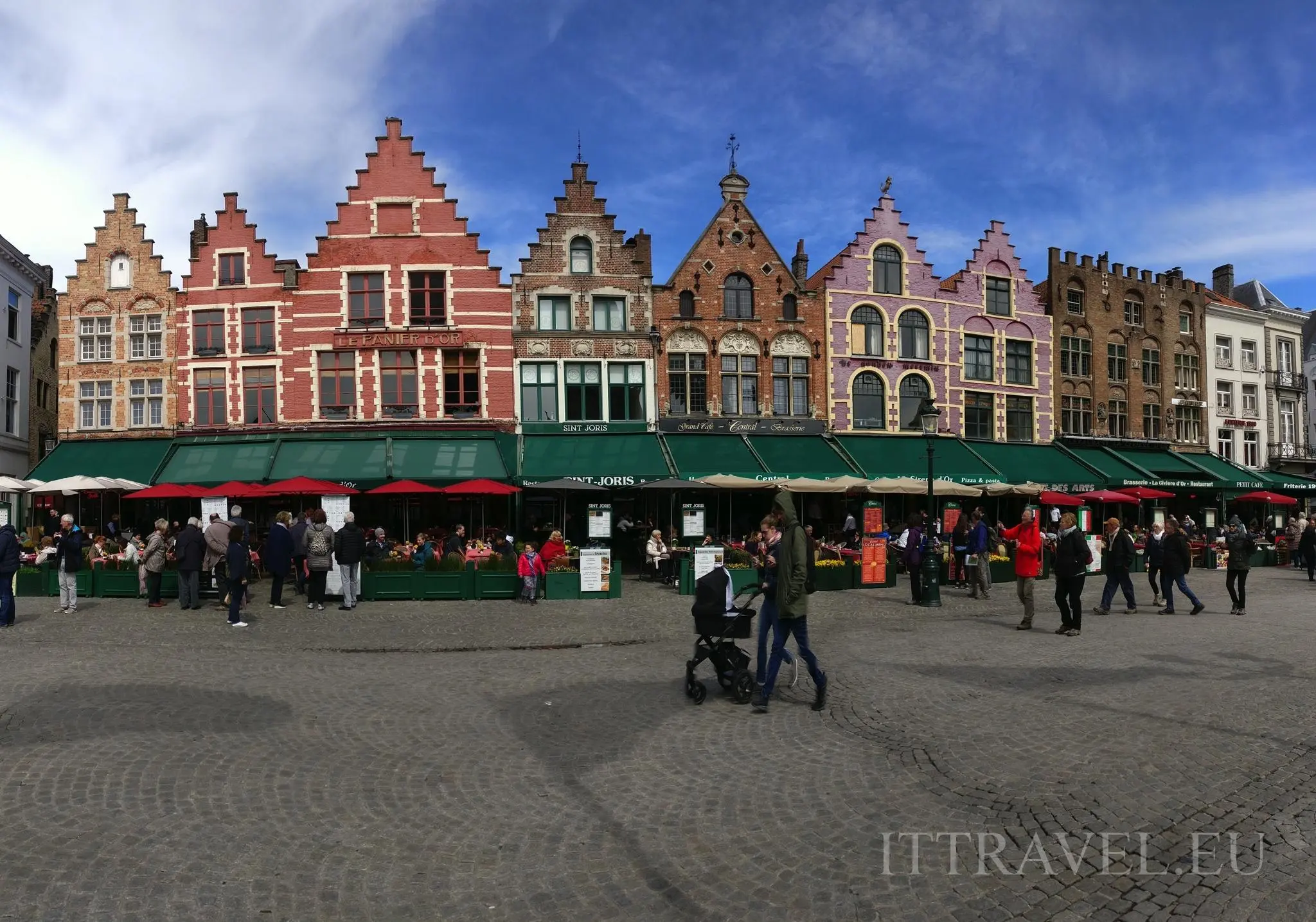 Restaurants on Brugges Town square